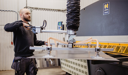 Tube de levage et palonnier à ventouses pour plaque de tôle - Ingenitec